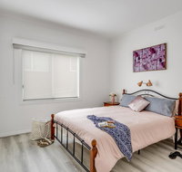 A Wave From It All - Accommodation Burleigh