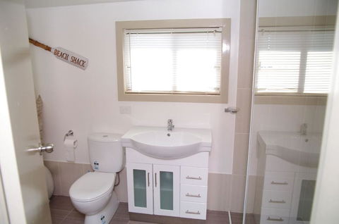 AAA Views, 2 View Street - Accommodation Burleigh 3