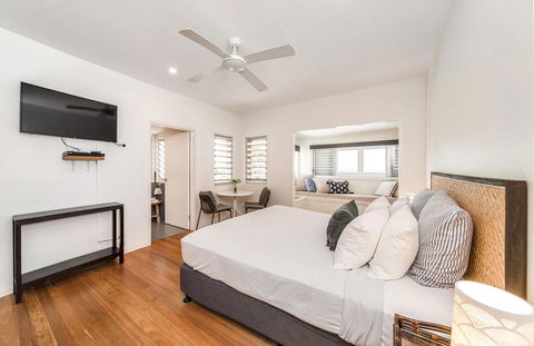 Aaman & Cinta Luxury Villas - Accommodation Burleigh 2