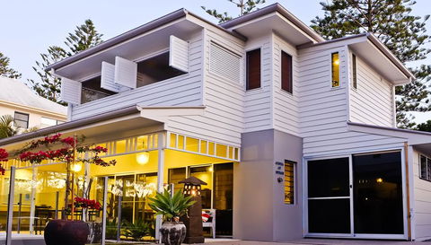 Aaman & Cinta Luxury Villas - Accommodation Burleigh 0