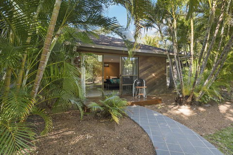 Aanuka Tropical Spa Bure - Accommodation Burleigh 2