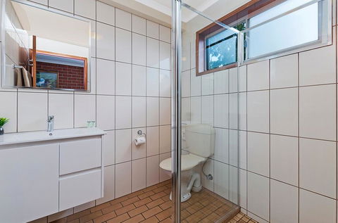 AAt 28 Goldsmith Motel - Accommodation Burleigh 3