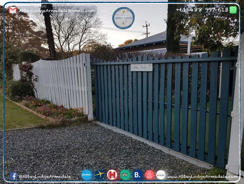 Abbey Lodge - Accommodation Burleigh 2