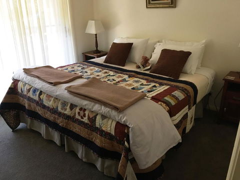 Abelia House B &B - Accommodation Burleigh 1