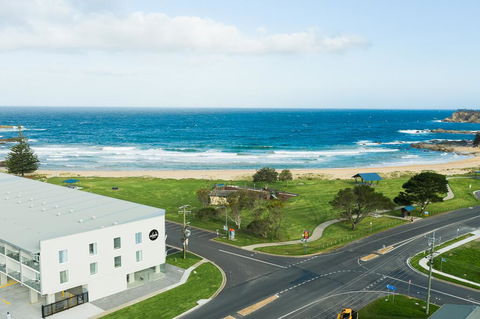 Abode Malua Bay - Accommodation Burleigh 3