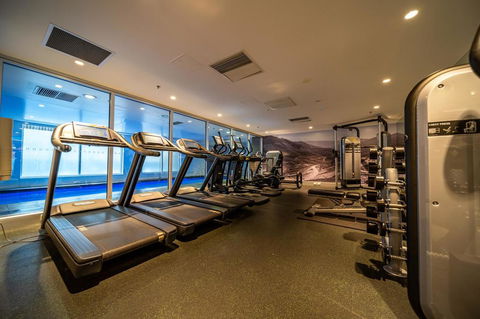 Above The Square On Hindmarsh-Pool - Gym - Carpark - Accommodation Burleigh 2