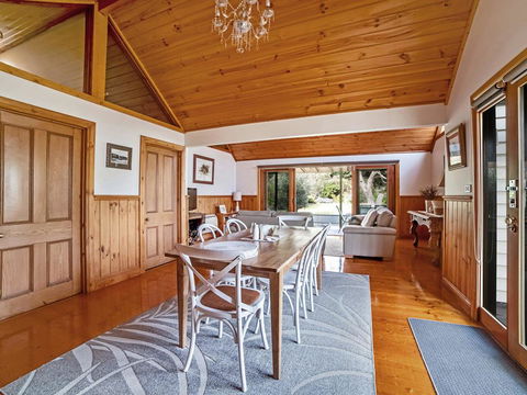 Abrahams On Bank - Accommodation Burleigh 0