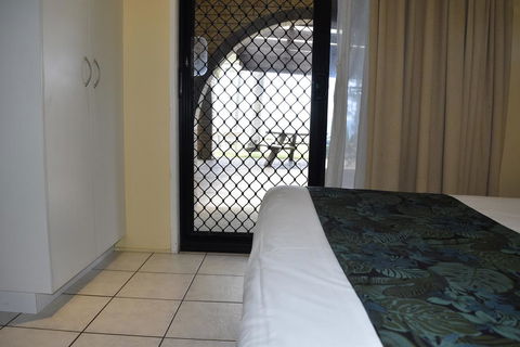ABSOLUTE BEACH FRONT MACKAY - Comfort Resort Blue Pacific - Accommodation Burleigh 2