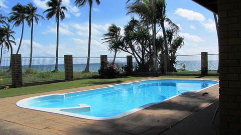 ABSOLUTE BEACH FRONT MACKAY - Comfort Resort Blue Pacific - Accommodation Burleigh 1