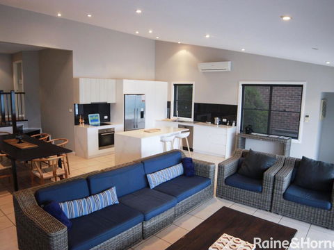 Absolutely Avoca - 114a Avoca Drive, Avoca Beach - Accommodation Burleigh 2