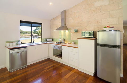 Acacia Chalets Margaret River - Accommodation Burleigh 2