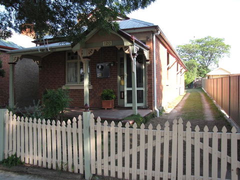 Acacia Cottage On Peel, Bathurst - Accommodation Burleigh 2