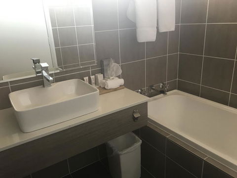 Acacia Motor Lodge - Accommodation Burleigh 3