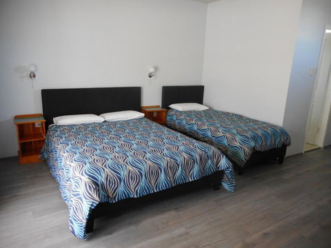 Acacia Rose Motor Inn - Accommodation Burleigh 2