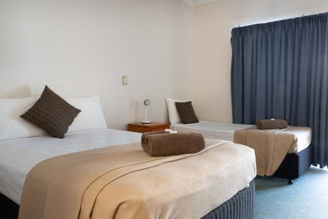 Accommodation On Denham - Accommodation Burleigh 0