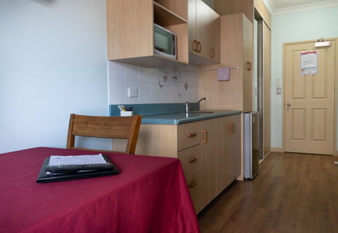 Accommodation On Denham - Accommodation Burleigh 2