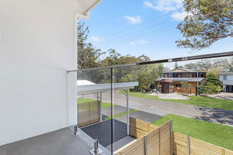Achilles Street, 1/6 - Accommodation Burleigh 2