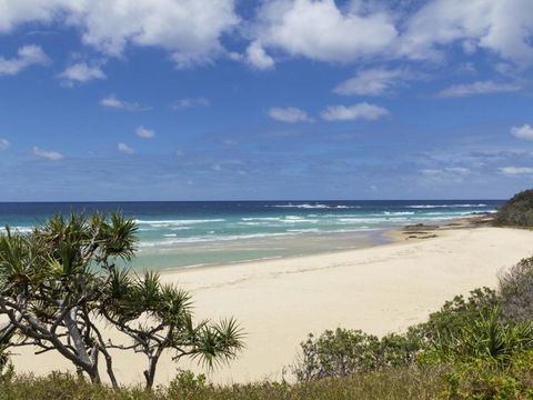 Acutterbove - Accommodation Burleigh 3