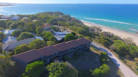 Acutterbove - Accommodation Burleigh 2