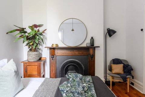 ADDERLEY A Striking 1880s Remodeled Victorian - Accommodation Burleigh 3