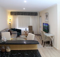 ADELAIDE CBD APARTMENT - 3BR 2BATH  CARPARK - Accommodation Burleigh
