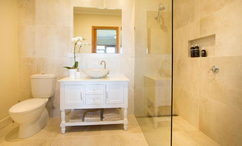 Drom Aluinn B & B - Accommodation Burleigh 2