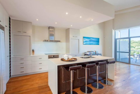 Eagle Escape I Private Properties - Accommodation Burleigh 4