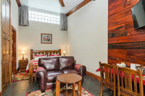 Eagle Foundry Bed & Breakfast - Accommodation Burleigh 4