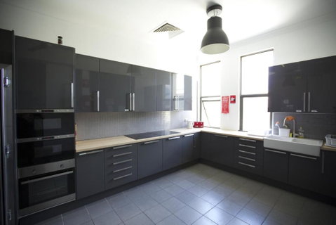 EBS Sydney Hostel - Accommodation Burleigh 4