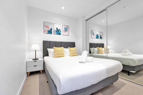 EPORO Tower Modern Apartments Melbourne Central CBD - Accommodation Burleigh 1