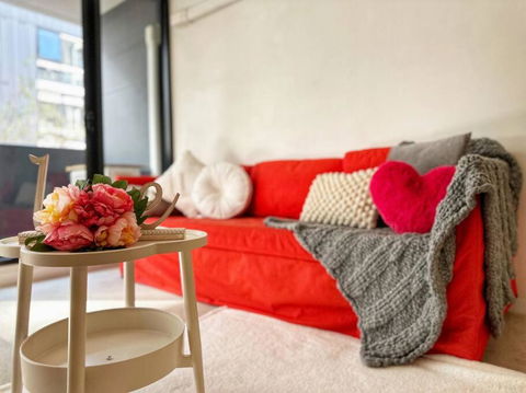 FC104 -1 BATH 2 BR Modern Oasis With, Pool & Gym - Accommodation Burleigh 1