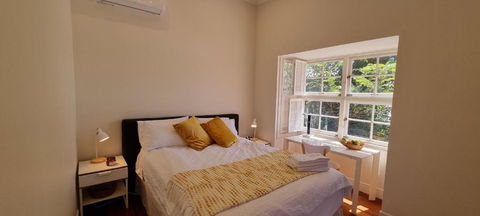 Fab 4brm Home With Pool A 15 Min Walk To Beach - Accommodation Burleigh 1