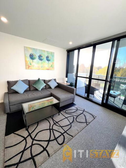 Fab In Phillip - 2bd 2bth Apt - Close To CBR Hospital - Accommodation Burleigh 0