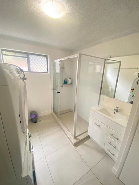 Fabulous Canal-front Unit In Mooloolaba - Accommodation Burleigh 2