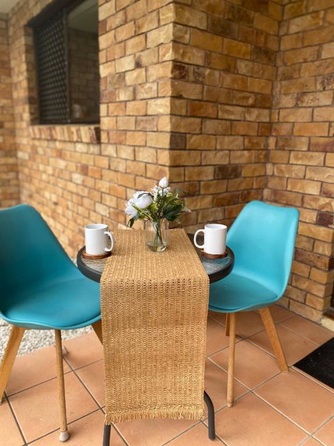 Fabulous Canal-front Unit In Mooloolaba - Accommodation Burleigh 3