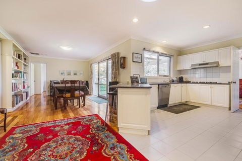 Family Friendly Art Deco Garden Patio WiFi WFH - Accommodation Burleigh 3