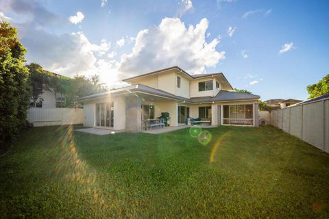 Family Friendly Funhouse Close To All Theme Parks - Accommodation Burleigh 0