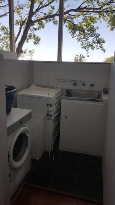 Family Home Prestigious Suburb Panoramic Views - Accommodation Burleigh 2