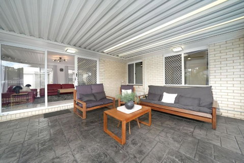 Family Escape Serene Oasis With Pool And AC - Accommodation Burleigh 3