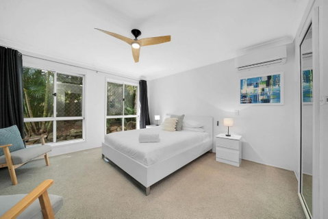 Family Escape Serene Oasis With Pool And AC - Accommodation Burleigh 2