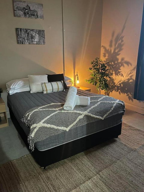 Federal Hotel - Accommodation Burleigh 1
