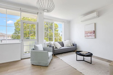 Golden Alma - A Radiant Escape Between City & Sand - Accommodation Burleigh 0