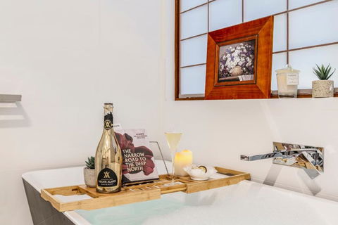 FUN&KY Parking 2 Patios WFH WiFi City Views - Accommodation Burleigh 0