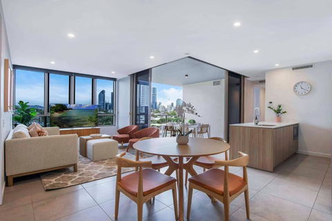 Gabba Oasis:Luxury 3BRM Apt Pool - Accommodation Burleigh 0