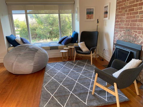 GALWAY COTTAGE - Accommodation Burleigh 1