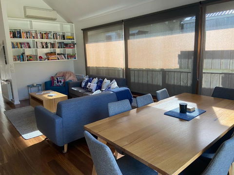 GALWAY COTTAGE - Accommodation Burleigh 3
