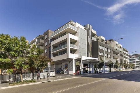 GLAD1 - Monash Rd - Gladesville - Accommodation Burleigh 0