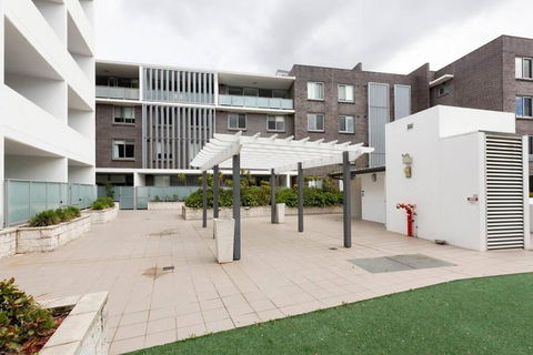 GLAD1 - Monash Rd - Gladesville - Accommodation Burleigh 1