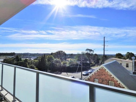 GLAD1 - Monash Rd - Gladesville - Accommodation Burleigh 4