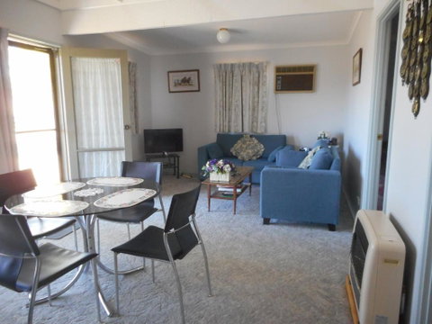 Glenfield Cottage - Accommodation Burleigh 1